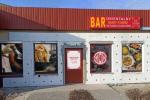 Bar Orientalny Quoc &ndash; Cuong &mdash; Kosmonaut&oacute;w 13B Knur&oacute;w