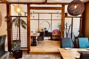 ESENCJA &ndash; SUSHI &bull; RAMEN &bull; BAO