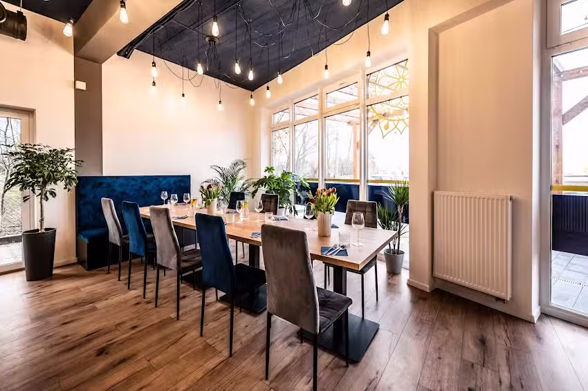 Euphoria resto bar & sushi