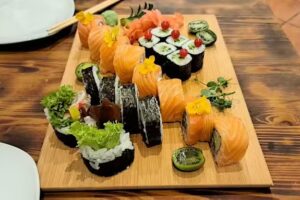 FULL FOOD HOUSE Bonzai sushi/ New Palermo