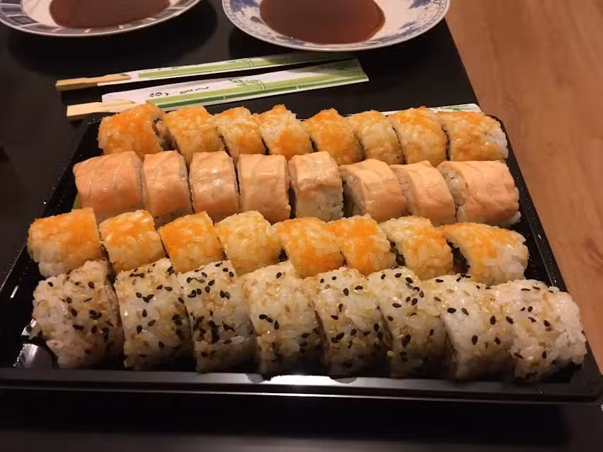 Sushi Kwitnąca Wiśnia (dostawy)