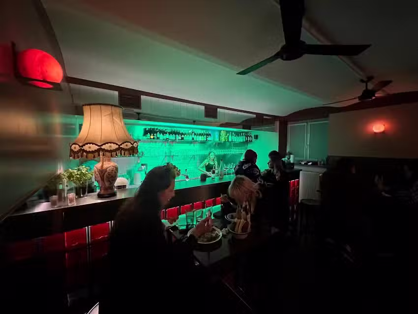Wsch&oacute;d Bar